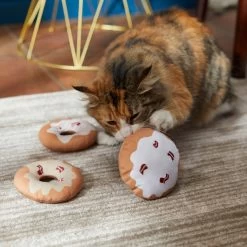 Frisco Fall Maple Bacon Donut Plush Cat Toy With Catnip -Frisco 285653 PT3. AC SS1800 V1629724929